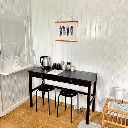 Kwatera prywatna Cozy Stable Close To & Forest Åkirkeby